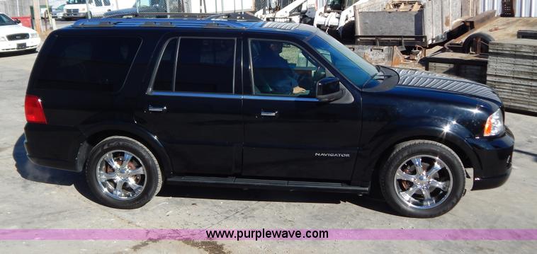 image for item I1239 2006 Lincoln Navigator Ultimate SUV
