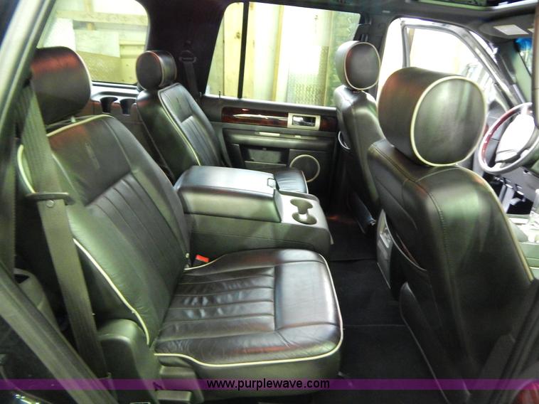 image for item I1239 2006 Lincoln Navigator Ultimate SUV