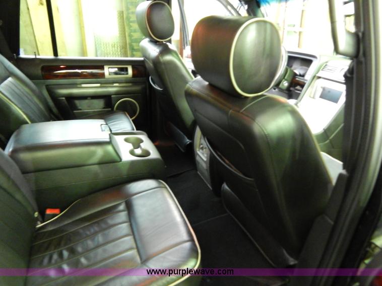 image for item I1239 2006 Lincoln Navigator Ultimate SUV