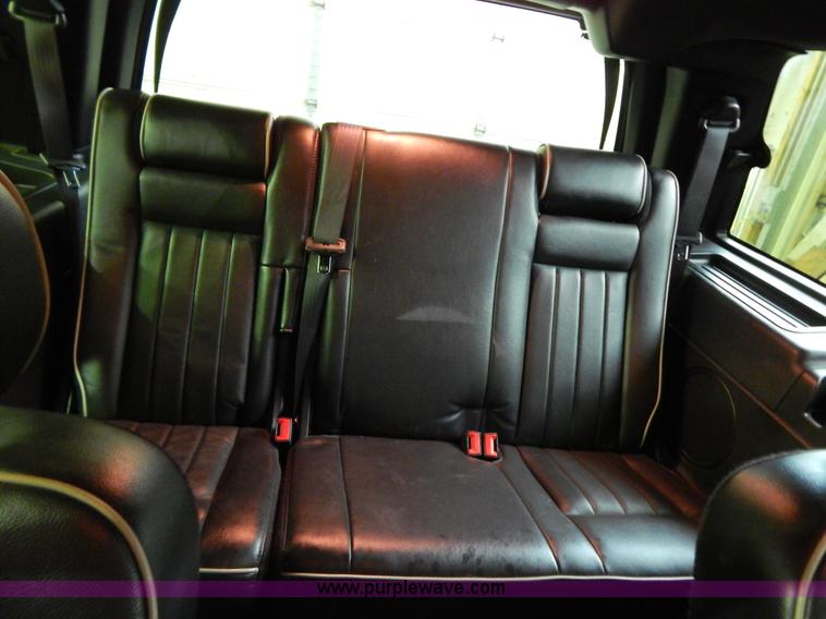 image for item I1239 2006 Lincoln Navigator Ultimate SUV