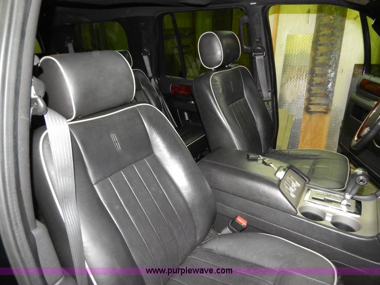 image for item I1239 2006 Lincoln Navigator Ultimate SUV