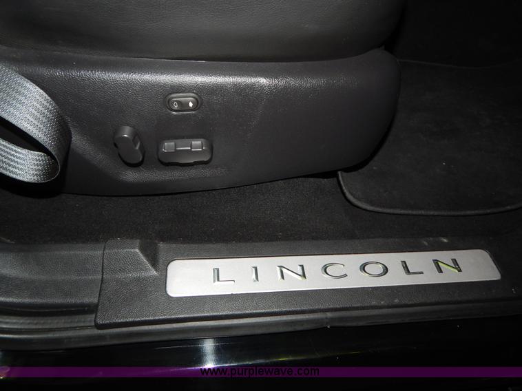 image for item I1239 2006 Lincoln Navigator Ultimate SUV