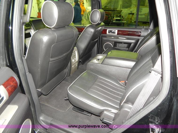 image for item I1239 2006 Lincoln Navigator Ultimate SUV