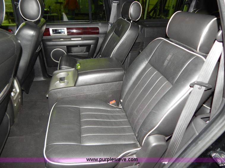 image for item I1239 2006 Lincoln Navigator Ultimate SUV
