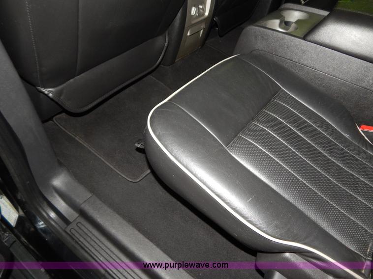 image for item I1239 2006 Lincoln Navigator Ultimate SUV