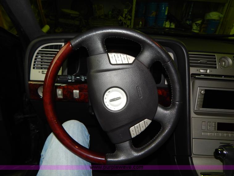 image for item I1239 2006 Lincoln Navigator Ultimate SUV