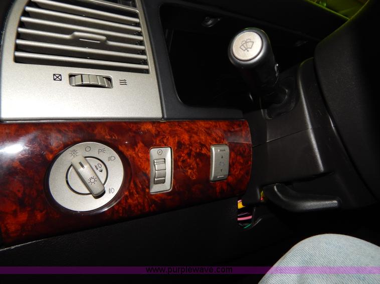 image for item I1239 2006 Lincoln Navigator Ultimate SUV