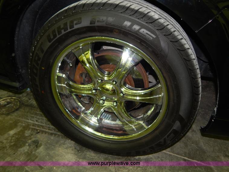 image for item I1239 2006 Lincoln Navigator Ultimate SUV