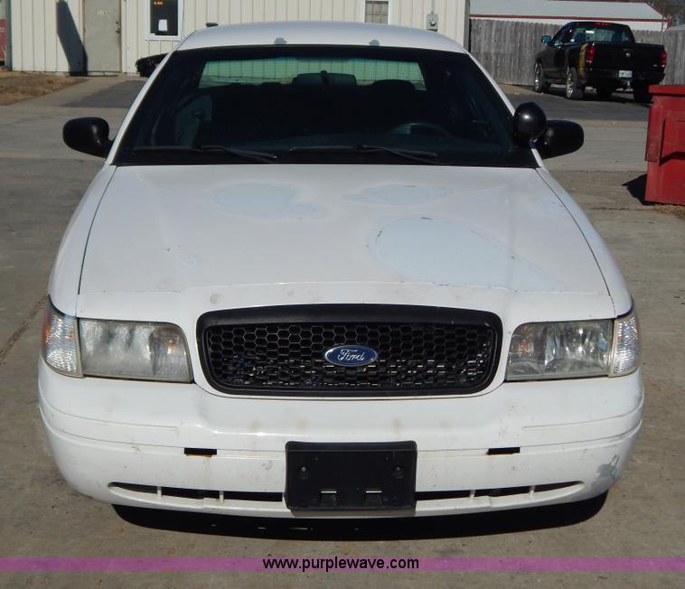 image for item I1240 2005 Ford Crown Victoria Police Interceptor