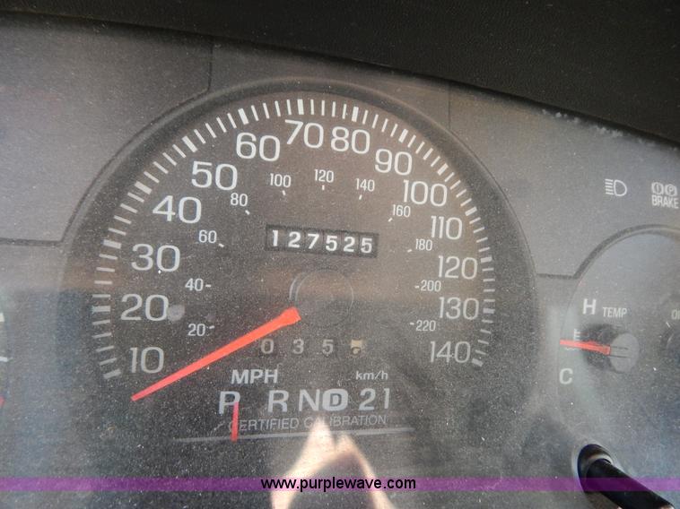 image for item I1240 2005 Ford Crown Victoria Police Interceptor