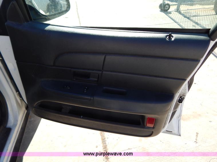 image for item I1240 2005 Ford Crown Victoria Police Interceptor