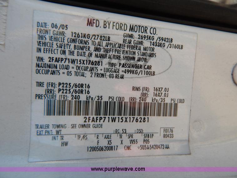 image for item I1240 2005 Ford Crown Victoria Police Interceptor