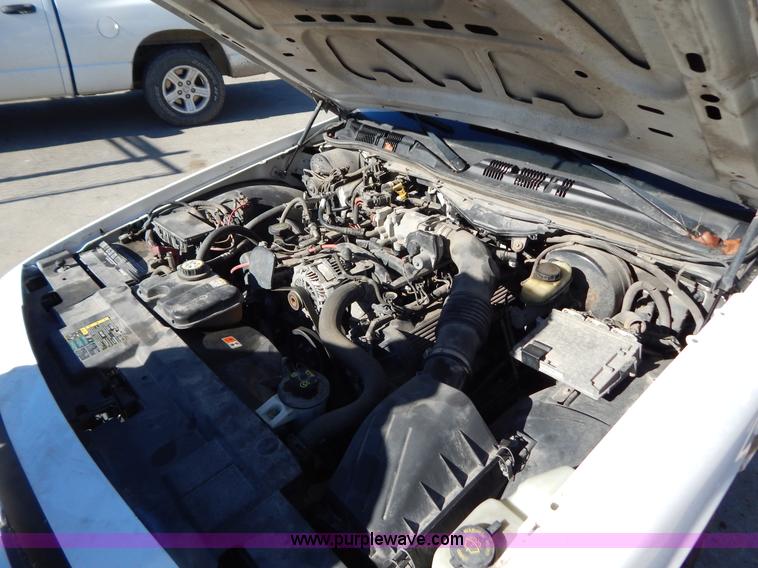 image for item I1240 2005 Ford Crown Victoria Police Interceptor