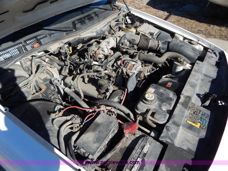 image for item I1240 2005 Ford Crown Victoria Police Interceptor