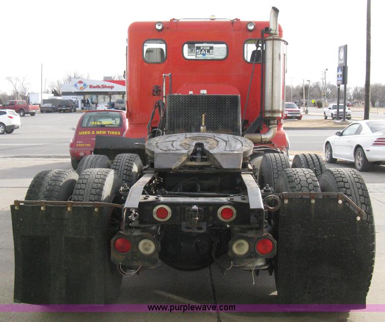 image for item I5707 1993 Freightliner FLA cab over semi truck