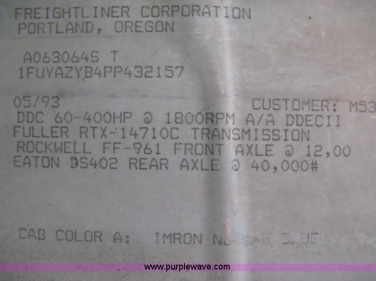 image for item I5707 1993 Freightliner FLA cab over semi truck