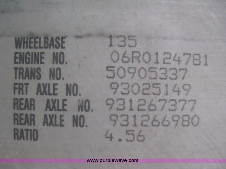 image for item I5707 1993 Freightliner FLA cab over semi truck