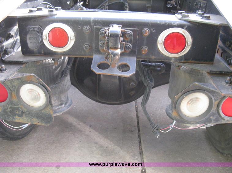 image for item I5707 1993 Freightliner FLA cab over semi truck