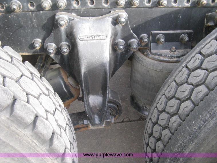 image for item I5707 1993 Freightliner FLA cab over semi truck