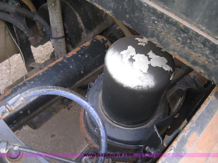 image for item I5707 1993 Freightliner FLA cab over semi truck