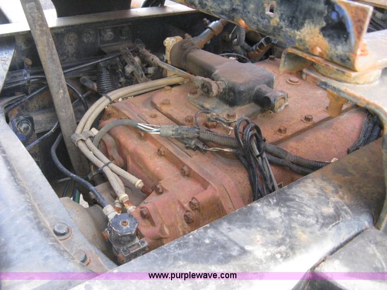 image for item I5707 1993 Freightliner FLA cab over semi truck