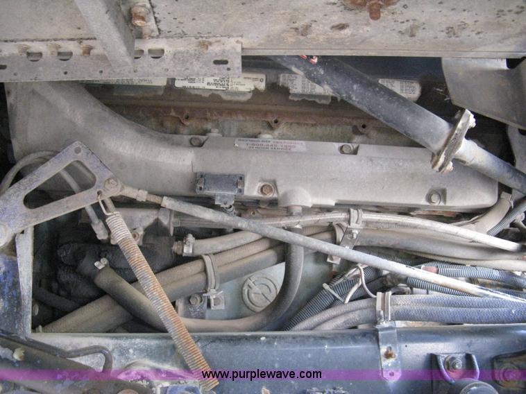 image for item I5707 1993 Freightliner FLA cab over semi truck