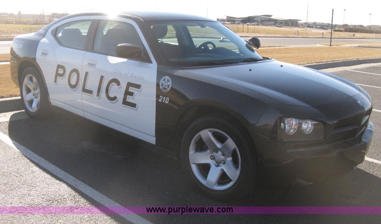 image for item I5710 2010 Dodge Charger Police