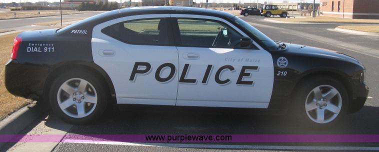 image for item I5710 2010 Dodge Charger Police