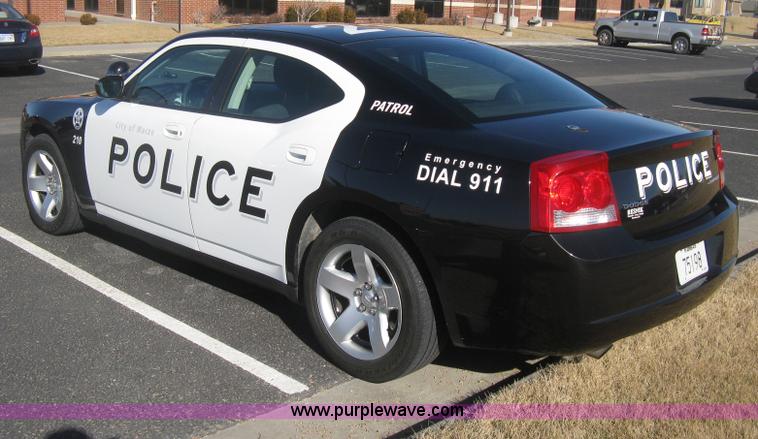 image for item I5710 2010 Dodge Charger Police