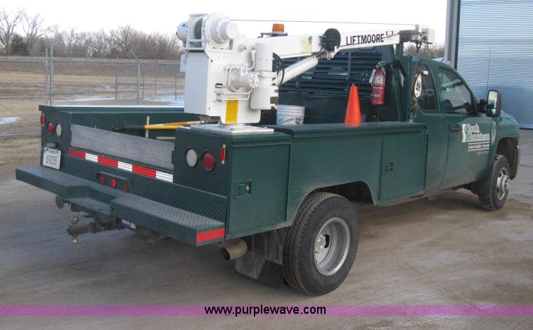 image for item I5737 2007 Chevrolet Silverado 3500HD Ext. Cab utility truck