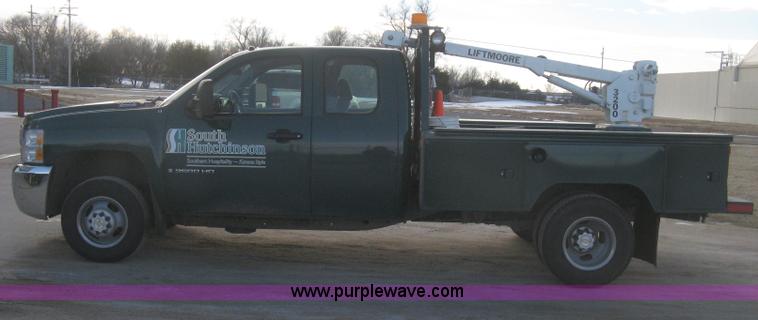 image for item I5737 2007 Chevrolet Silverado 3500HD Ext. Cab utility truck