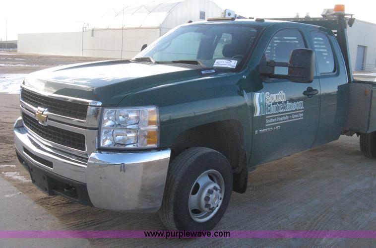image for item I5737 2007 Chevrolet Silverado 3500HD Ext. Cab utility truck