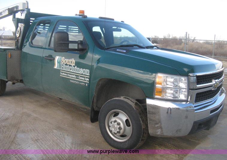 image for item I5737 2007 Chevrolet Silverado 3500HD Ext. Cab utility truck