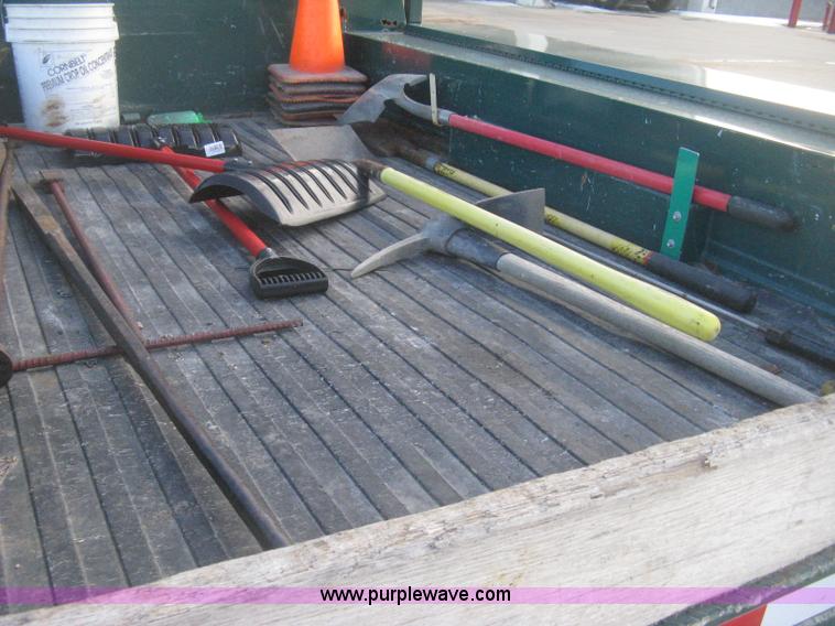 image for item I5737 2007 Chevrolet Silverado 3500HD Ext. Cab utility truck