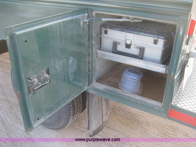 image for item I5737 2007 Chevrolet Silverado 3500HD Ext. Cab utility truck