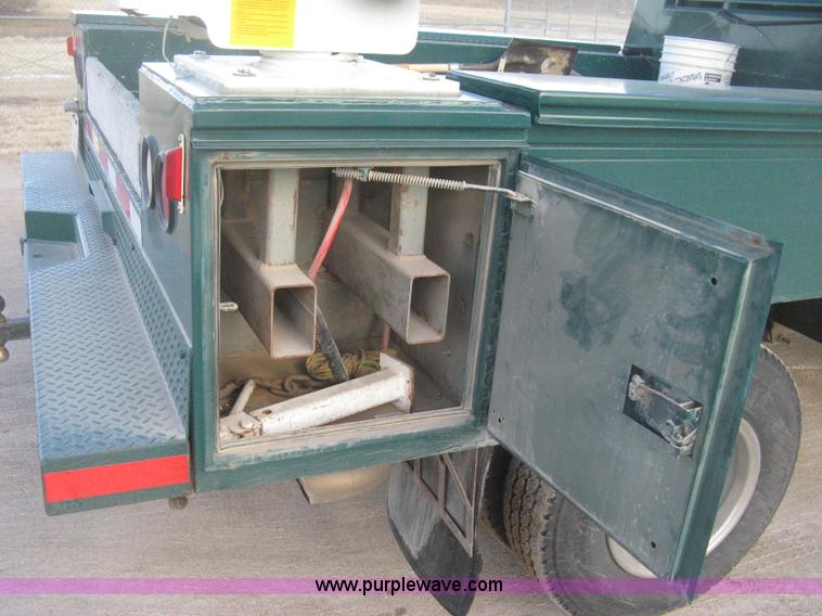 image for item I5737 2007 Chevrolet Silverado 3500HD Ext. Cab utility truck