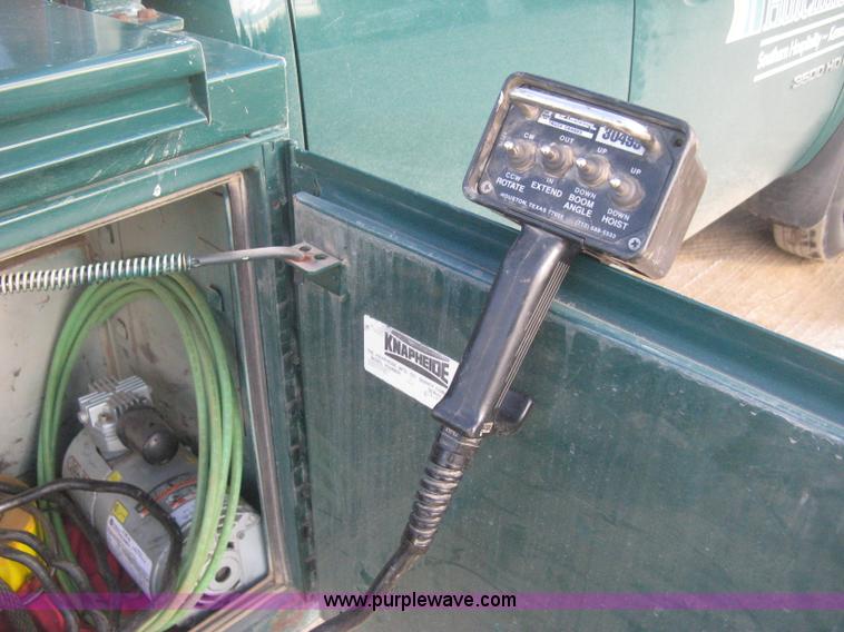 image for item I5737 2007 Chevrolet Silverado 3500HD Ext. Cab utility truck