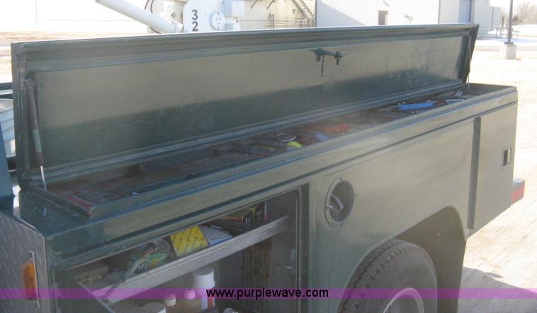 image for item I5737 2007 Chevrolet Silverado 3500HD Ext. Cab utility truck