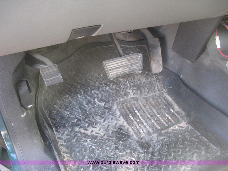 image for item I5737 2007 Chevrolet Silverado 3500HD Ext. Cab utility truck