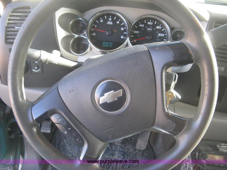 image for item I5737 2007 Chevrolet Silverado 3500HD Ext. Cab utility truck