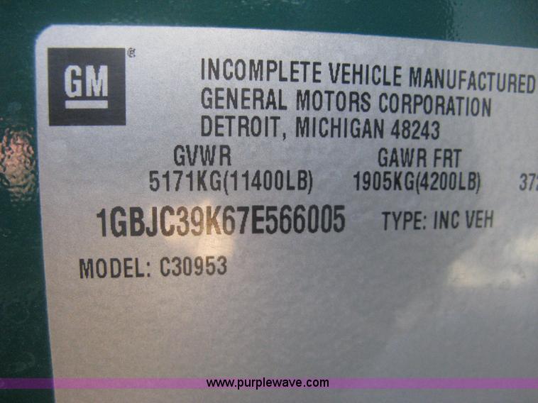 image for item I5737 2007 Chevrolet Silverado 3500HD Ext. Cab utility truck