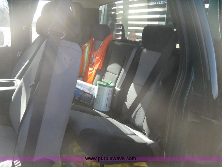 image for item I5737 2007 Chevrolet Silverado 3500HD Ext. Cab utility truck