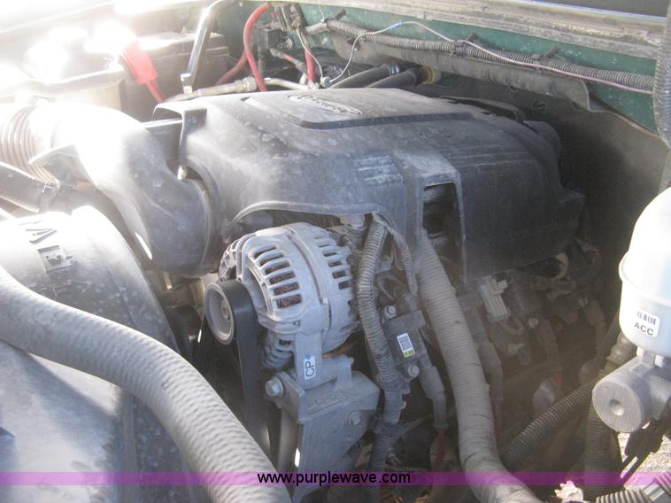 image for item I5737 2007 Chevrolet Silverado 3500HD Ext. Cab utility truck