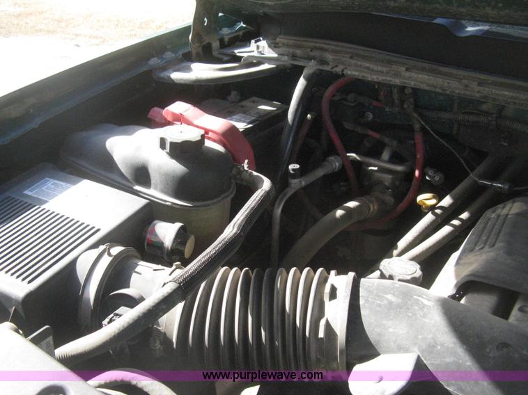 image for item I5737 2007 Chevrolet Silverado 3500HD Ext. Cab utility truck