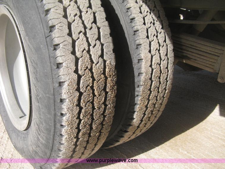 image for item I5737 2007 Chevrolet Silverado 3500HD Ext. Cab utility truck