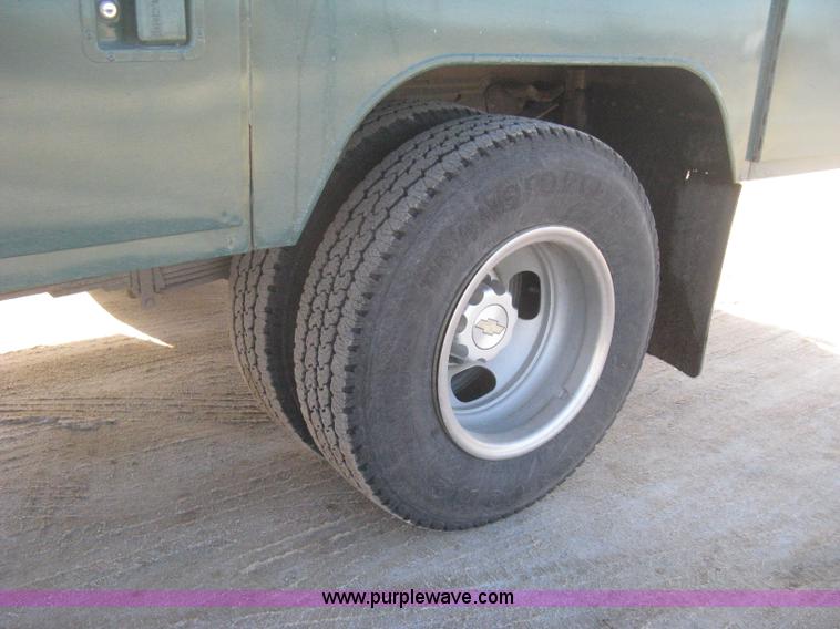 image for item I5737 2007 Chevrolet Silverado 3500HD Ext. Cab utility truck