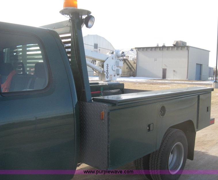 image for item I5737 2007 Chevrolet Silverado 3500HD Ext. Cab utility truck