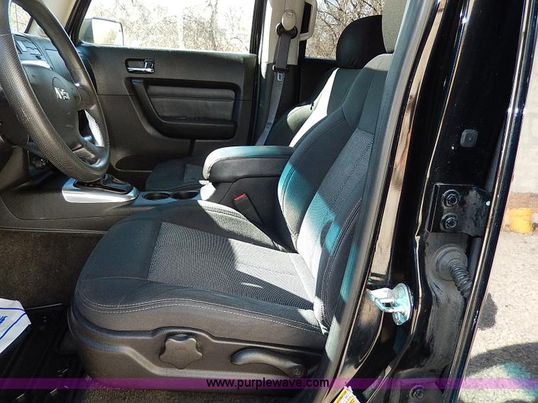 image for item I9415 2006 Hummer H3 SUV