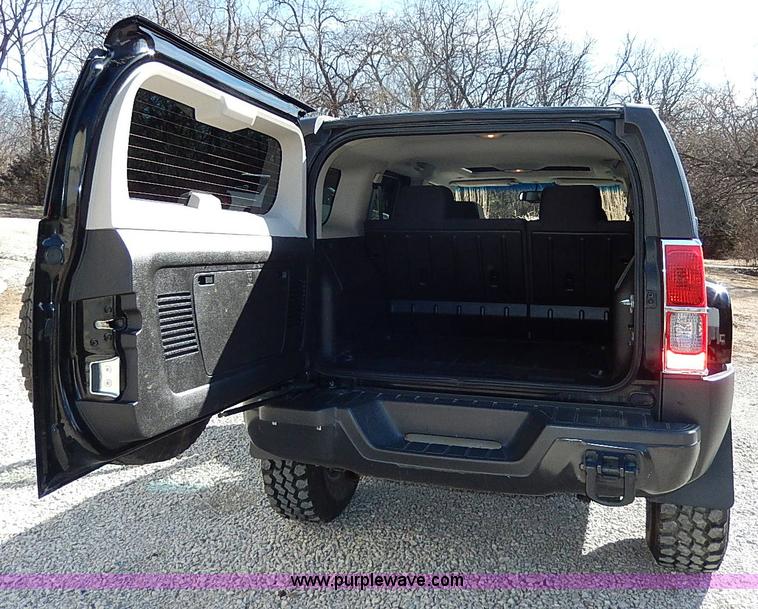 image for item I9415 2006 Hummer H3 SUV
