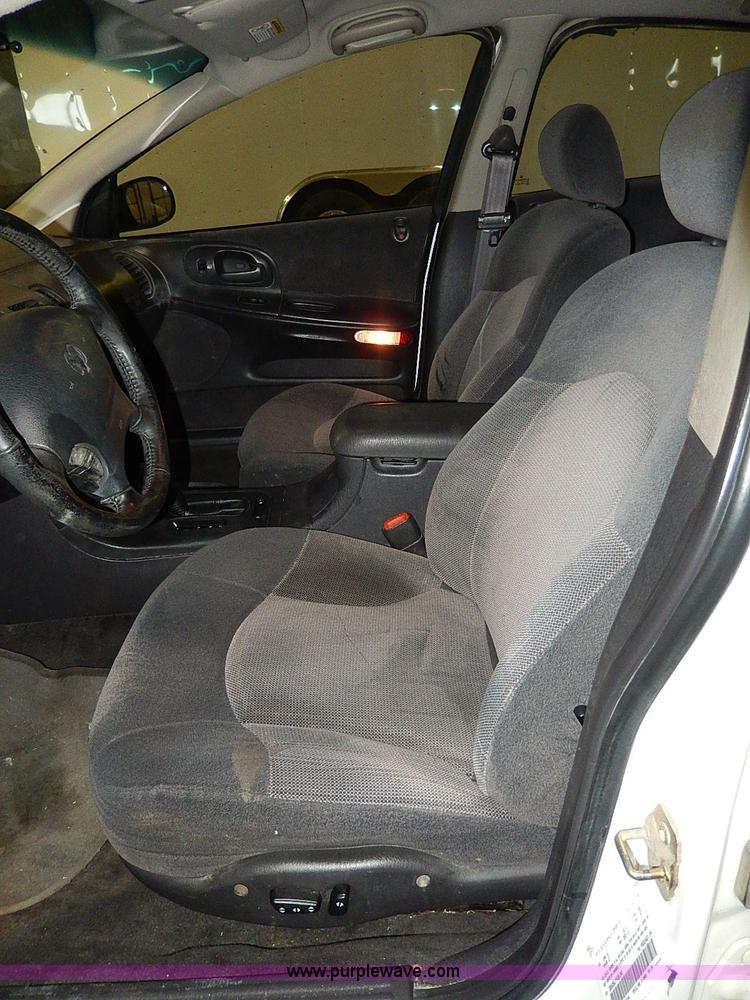 image for item I9432 2000 Dodge Intrepid ES